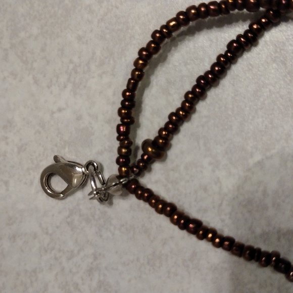 Beautiful triple strands of shell's and beads necklace. - Picture 2 of 4